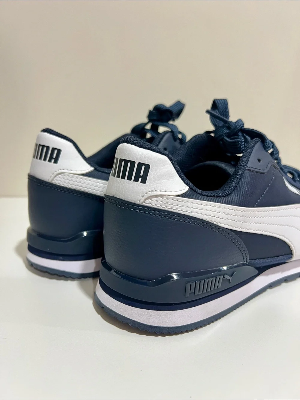 NEW Puma Men’s ST Runner V3 Navy and White Classic Sneakers